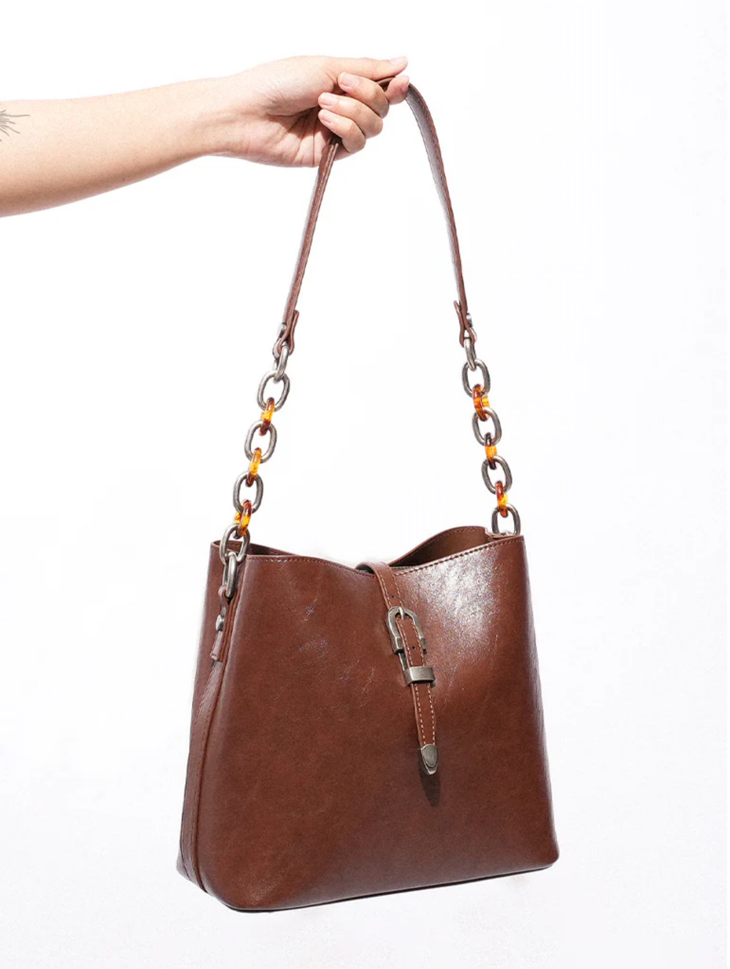 The Fifth Avenue Bucket Bag (Havanah)