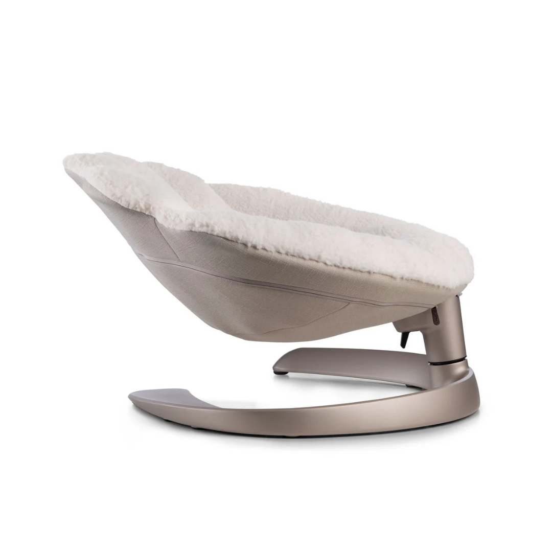 The Clamshell Swivel Lounger