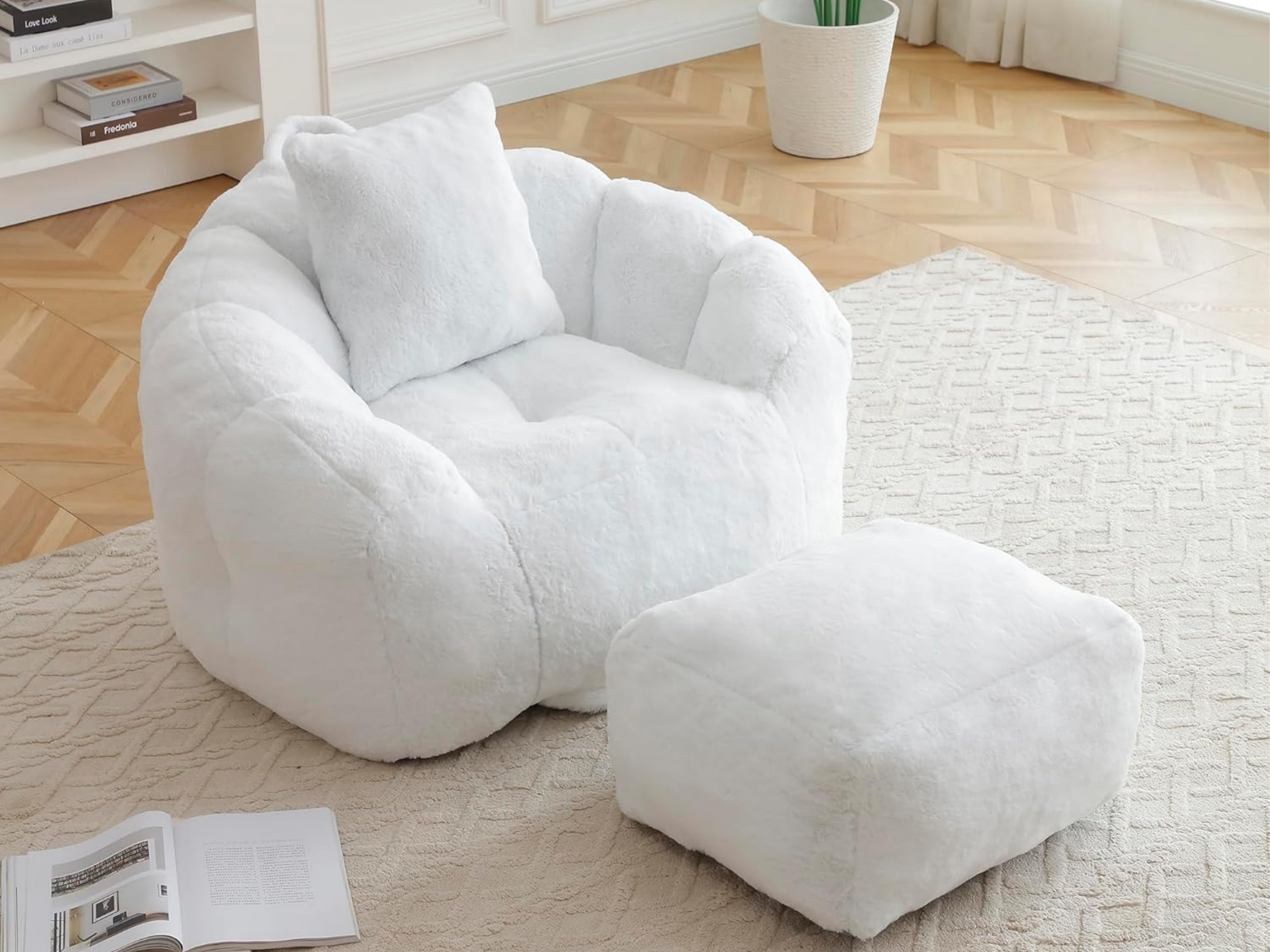 The Curve Pod Lounge